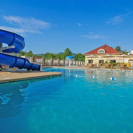 Music Road Resort Inn Pigeon Forge Bagian luar foto
