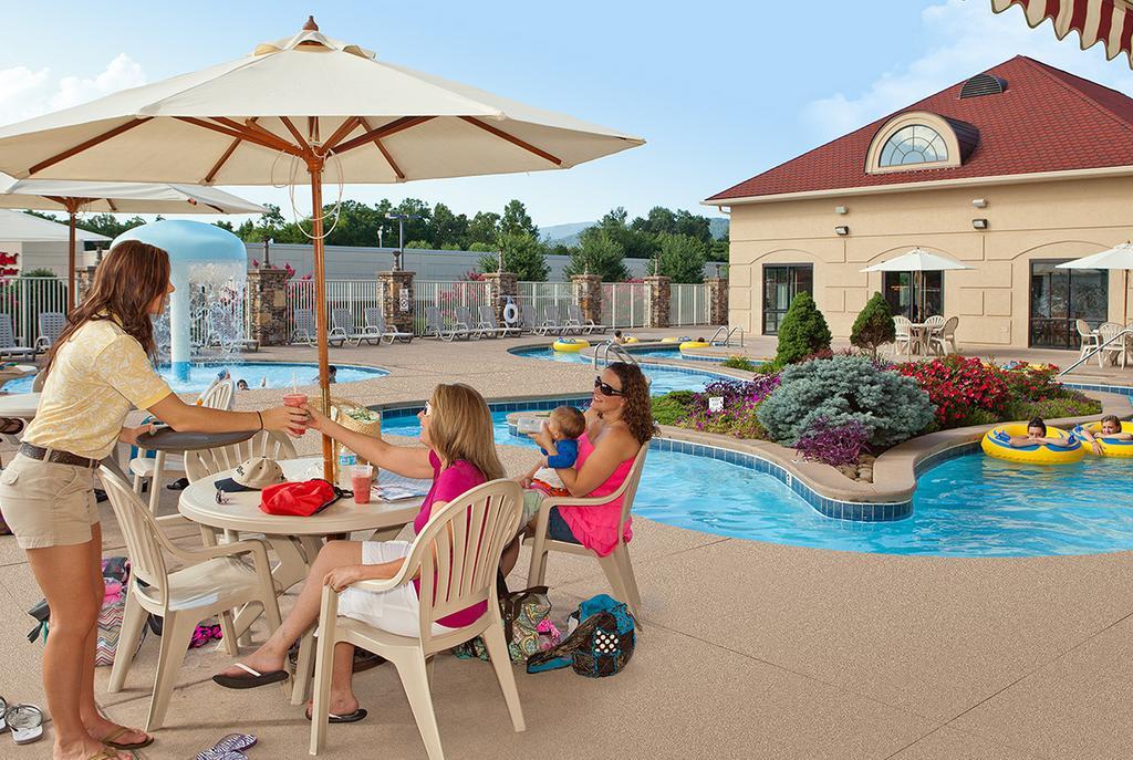 Music Road Resort Inn Pigeon Forge Bagian luar foto